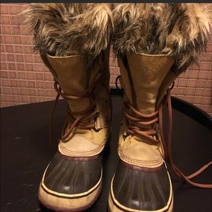 Sorel Joan of Artic Boots in camel